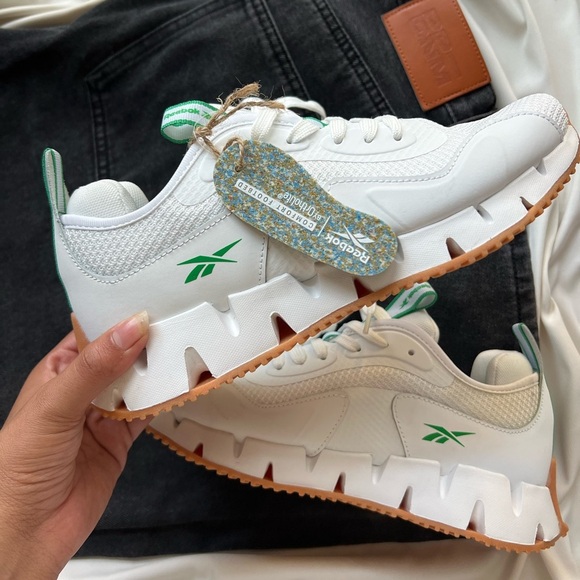 NWOB Rebook Running Shoes 🏃🏻♀️ - Picture 2 of 4